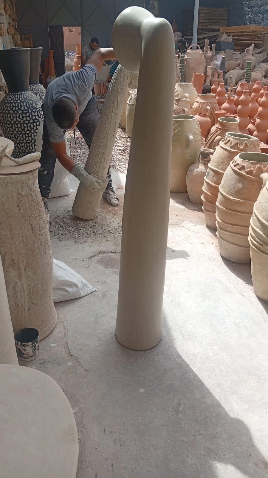 Application tadelakt sur lampe Helix artisanale faite main – Maison Dar Anwar