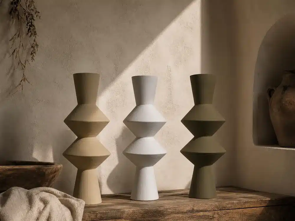 CARAVANE III (SEL BLANC) • Vase Asymétrique en Terre Cuite 40cm – Image 2