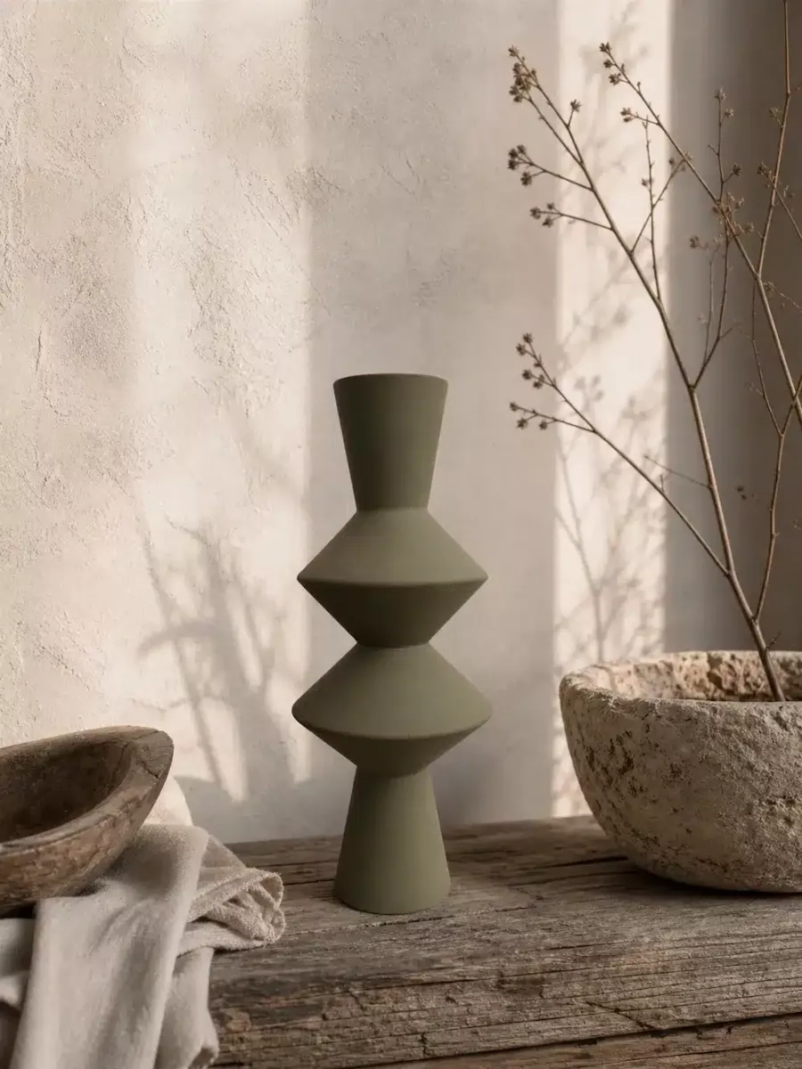 CARAVANE III (OLIVIER FUMÉ) — Vase asymétrique en terre cuite 40cm