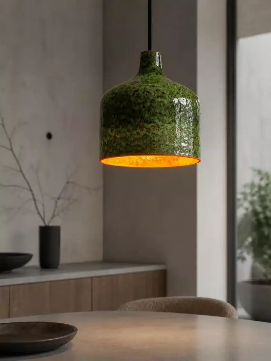 ÉMAUX VIVANTS VERT TELLURIQUE — Suspension artisanale en céramique