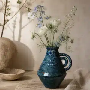 EOLIA BLEU PROFOND MAT — Vase asymétrique en céramique