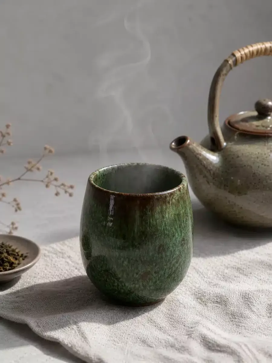 HIKARI — Grande tasse en céramique artisanale vert d'eau